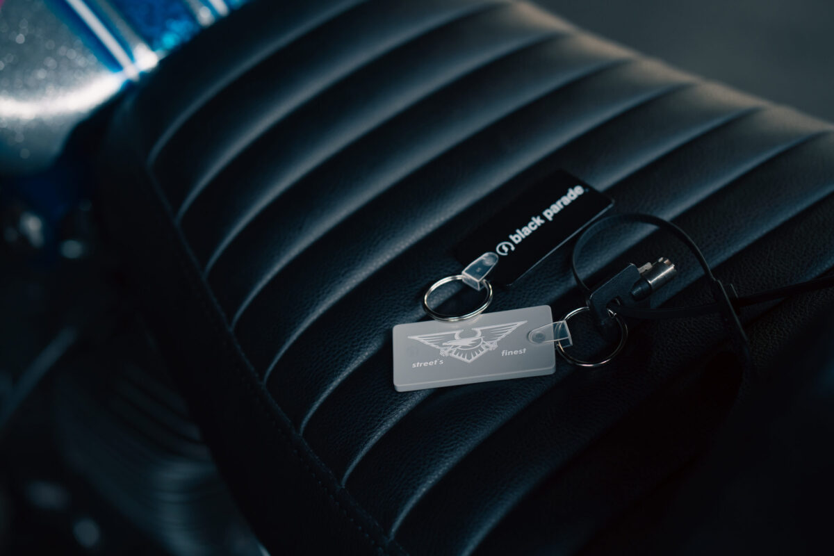 Souvenir Key Chain Square Black - 画像 (3)